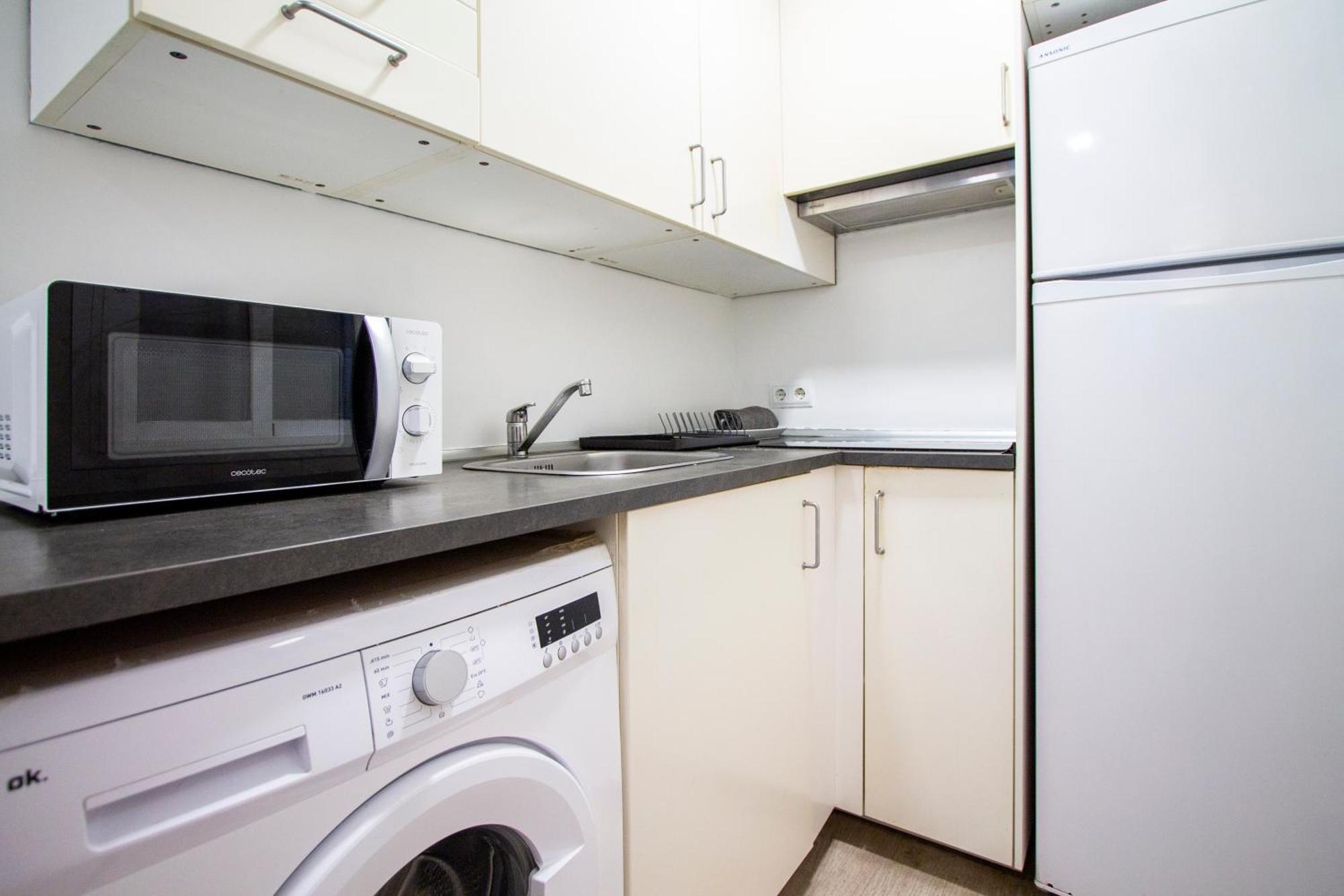 Apartamentos Tetuan Sandino Мадрид Экстерьер фото